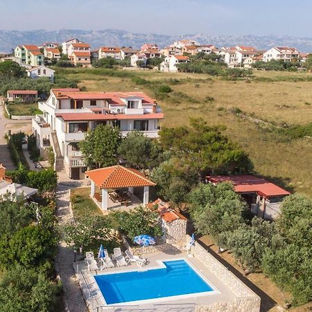 Apartments Crljenko Povljana Bagian luar foto