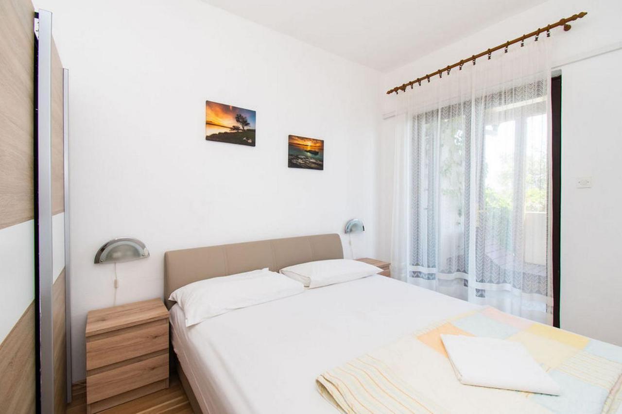 Apartments Crljenko Povljana Bagian luar foto