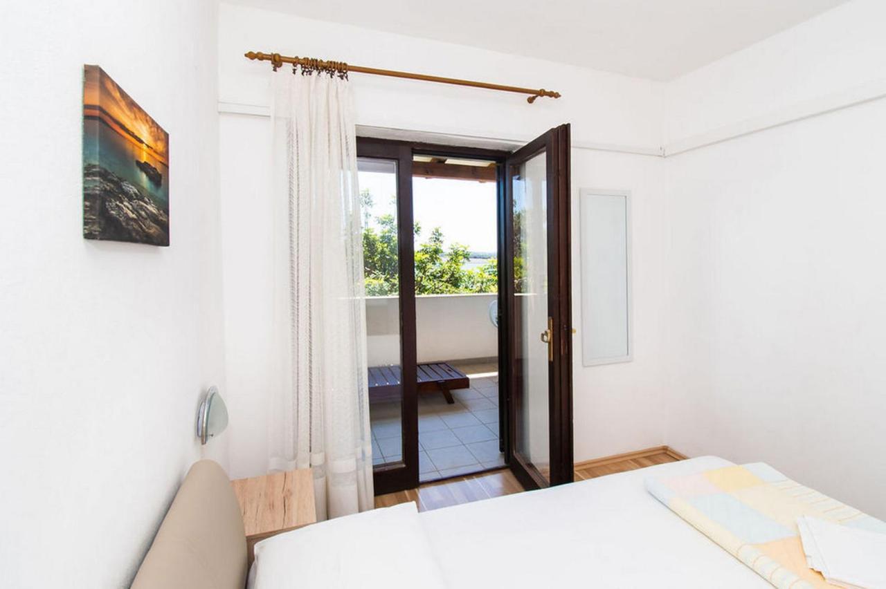 Apartments Crljenko Povljana Bagian luar foto