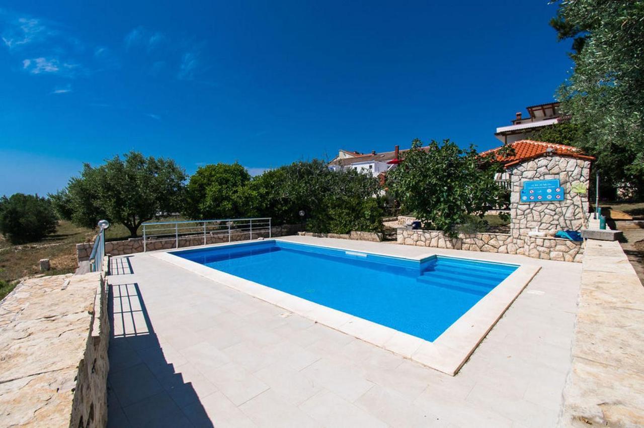 Apartments Crljenko Povljana Bagian luar foto