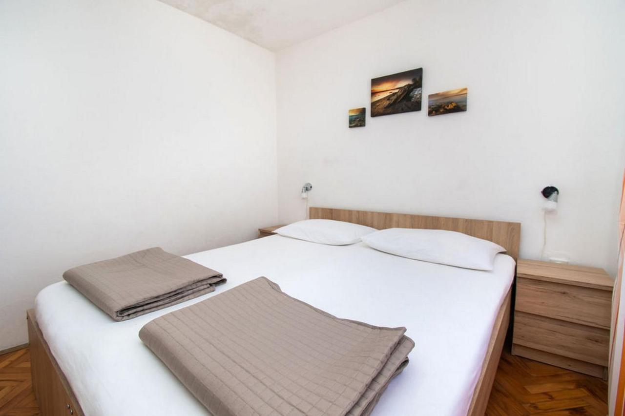 Apartments Crljenko Povljana Bagian luar foto