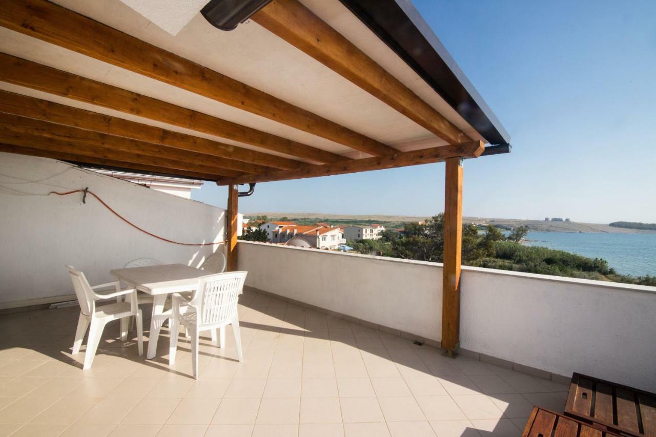 Apartments Crljenko Povljana Bagian luar foto