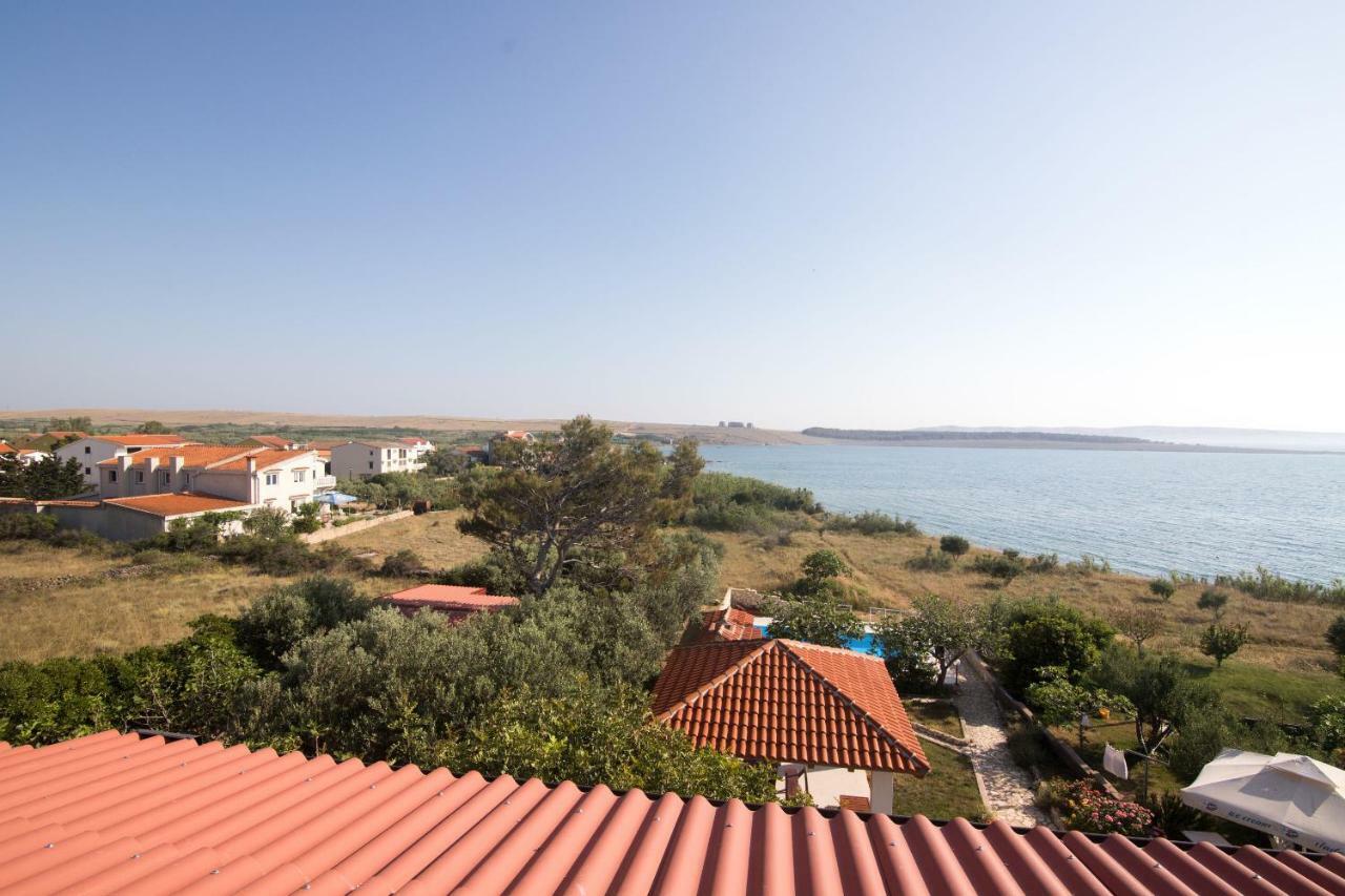 Apartments Crljenko Povljana Bagian luar foto
